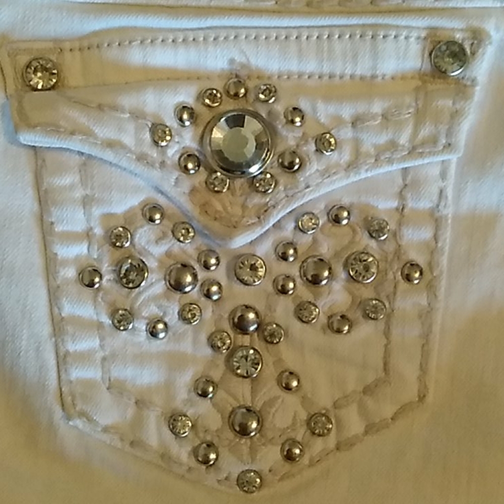 LA IDOL BEJEWELED SHORTS - Picture 7 of 8